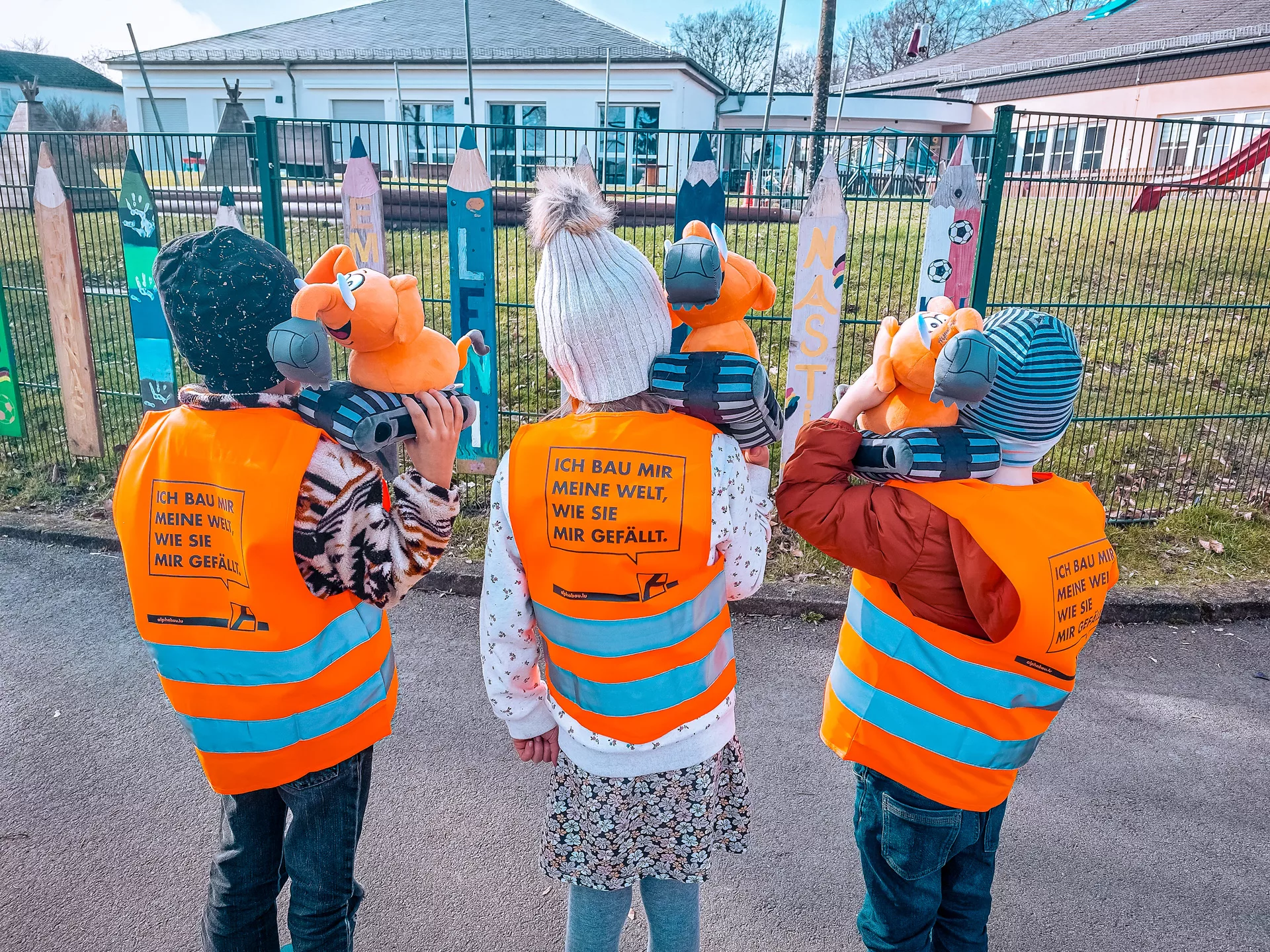 Warnwesten - Sicherheit auch für die Kleinsten | AlphaBau