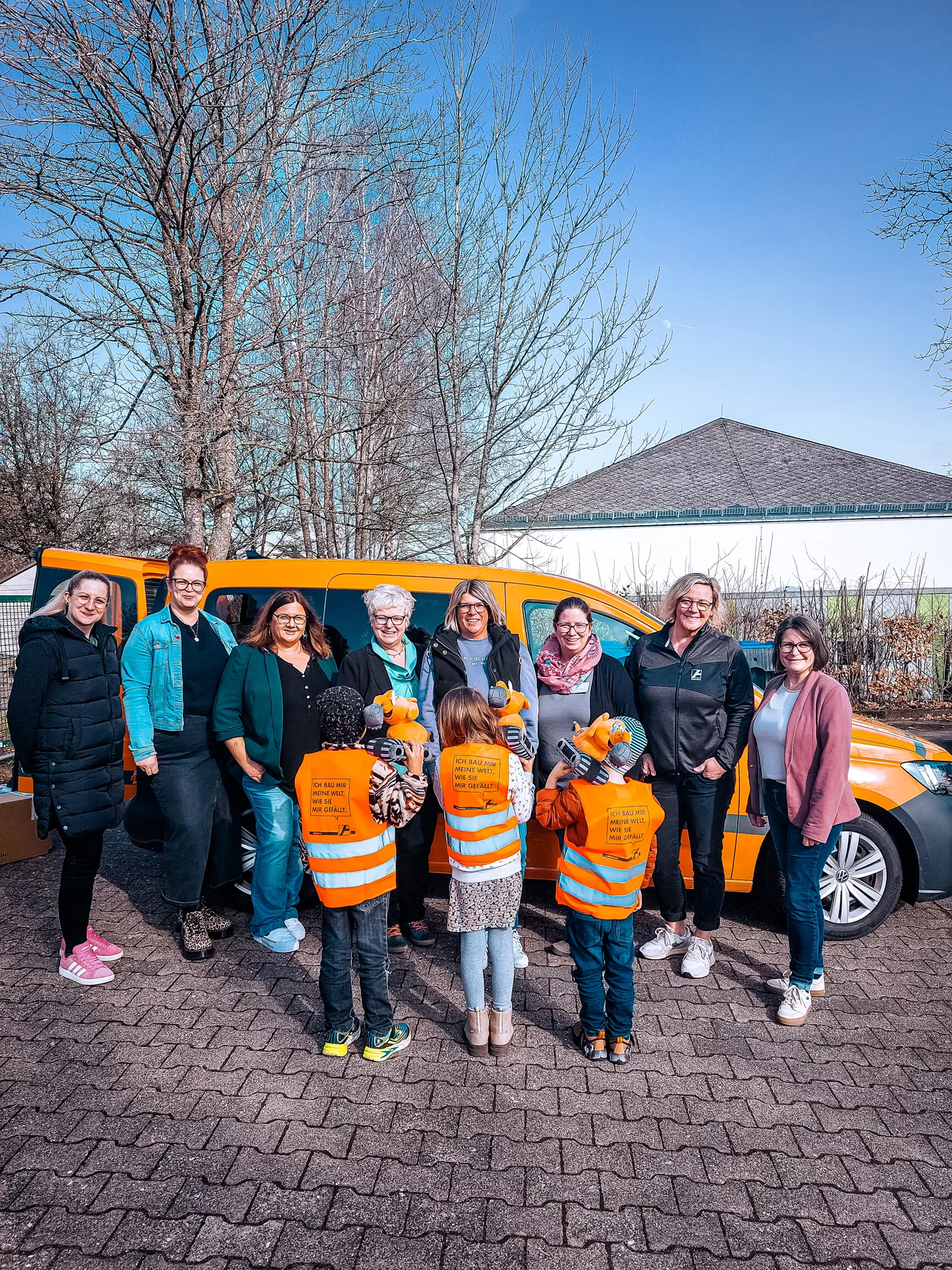 Warnwesten Gruppe - Sicherheit auch für die Kleinsten | AlphaBau